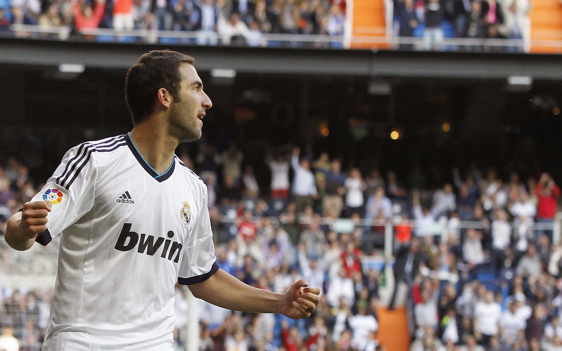 ac米兰官网-德甲火爆大战:攻防转换,激烈非常!,德甲收官战