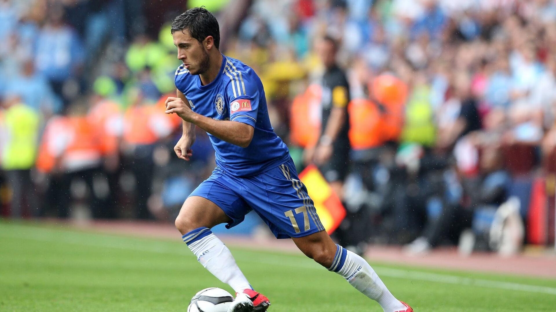 米兰体育官网首页-决赛裁判判罚尺度成为焦点话题,裁判对抗赛